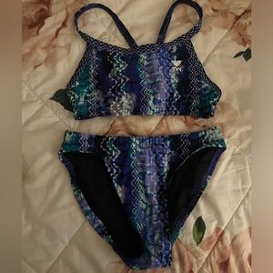 TYR 2 piece suit. size XXS.